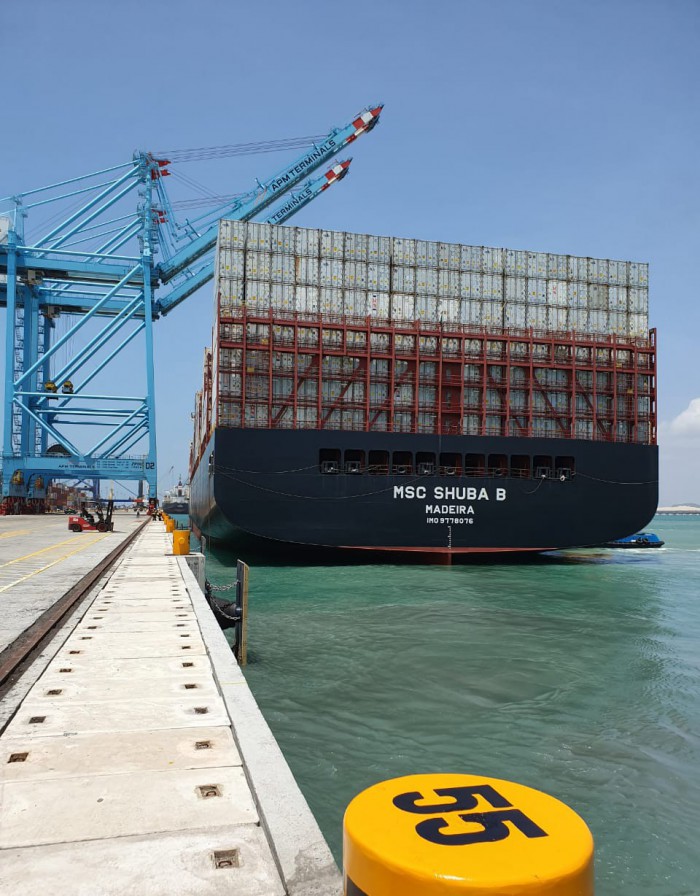 Com capacidade para 12.238 TEUs (unidade equivalente a um contêiner de 20 pés), o navio veio ao Ceará pela primeira vez para cumprir a rota do serviço NWC, operado pela MSC  (Foto: DIVULGAÇÃO GOVERNO DO CEARÁ)