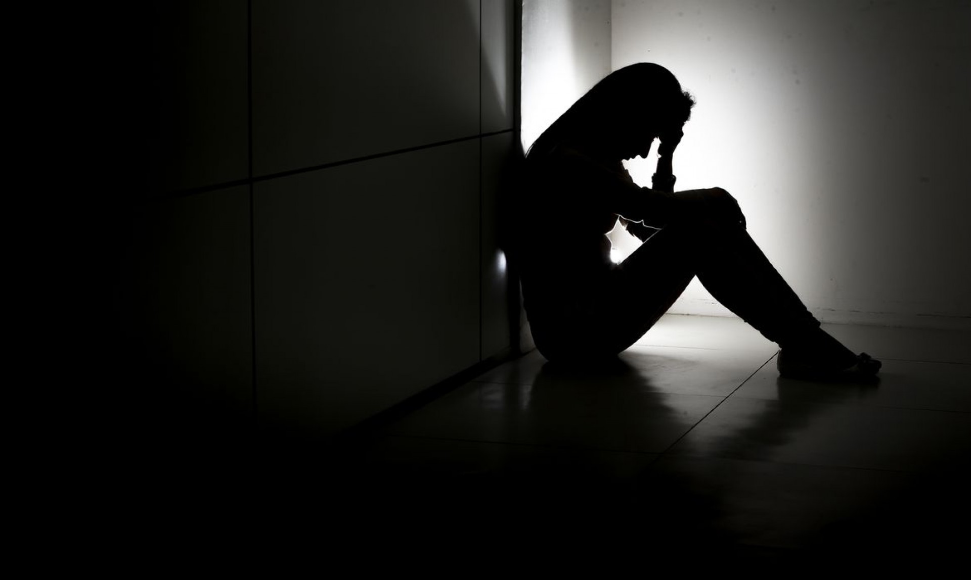Sintomas de depressão e ansiedade atingiram em maior proporção o público jovem, segundo pesquisas (Foto: Marcelo Camargo/Agência Brasil)