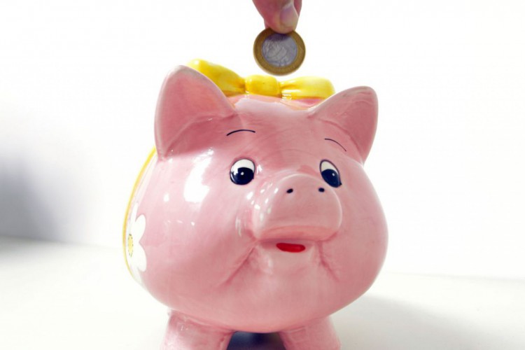 Capta&ccedil;&atilde;o da poupan&ccedil;a bate recorde para meses de agosto