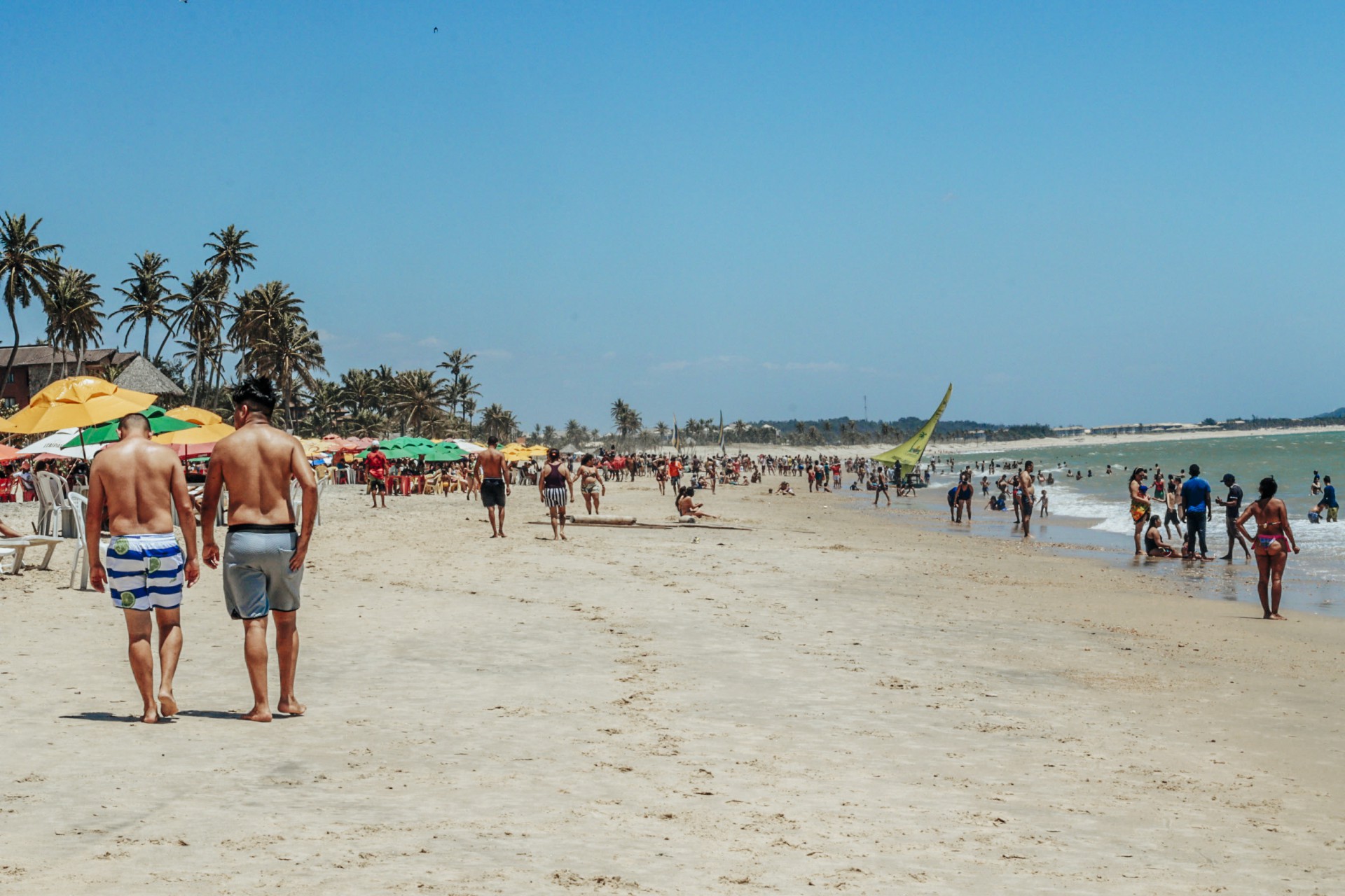 Muita gente aproveitou o feriado de 7 de Setembro para ir à praia. No entanto, a maioria descuidou do uso da máscara e do distanciamento social 