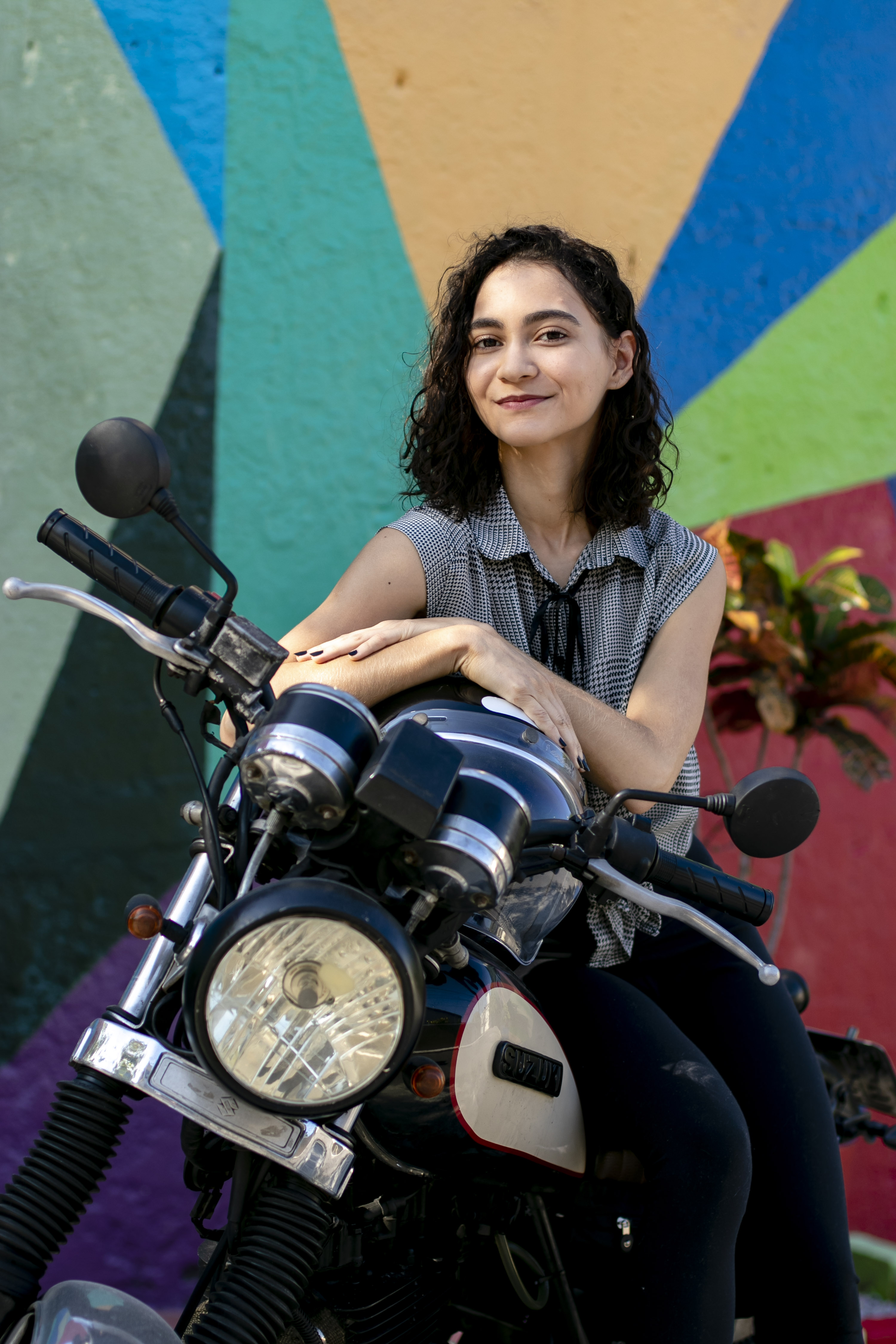 Guinevere Tavares. Especial Sobre duas rodas, sobre o aumento do número de mulheres pilotando motocicletas no Ceará(Foto: Aurelio Alves/ O POVO)