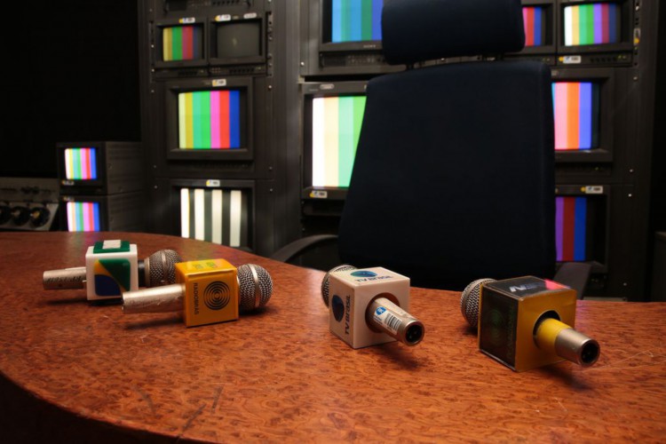 Equipamentos de r&aacute;dio