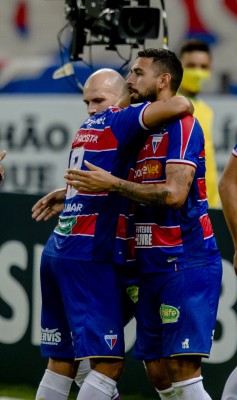 FORTALEZA, CE, BRASIL, 19.09.2020: Fortaleza x Internacional, na Arena Castelão, pelo Campeonato Brasileiro. em época de COVID-19. (Foto: Aurelio Alves/ O POVO). FORTALEZA, CE, BRASIL, 19.09.2020: Fortaleza x Internacional, na Arena Castelão, pelo Campeonato Brasileiro. em época de COVID-19. (Foto: Aurelio Alves/ O POVO).