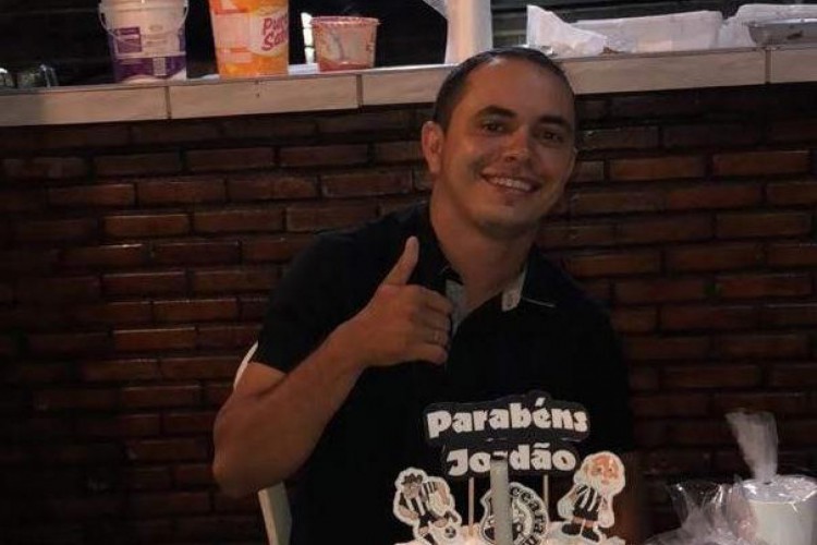 Jordão tinha 29 anos e trabalhava como entregador de sushi há cinco anos no mesmo restaurante. Ele deixa esposa e a filha de cinco anos de idade 