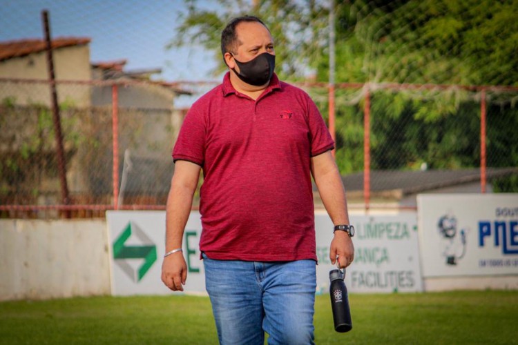 Newton Filho foi quem presidiu o Ferrovi&aacute;rio antes da atual gest&atilde;o