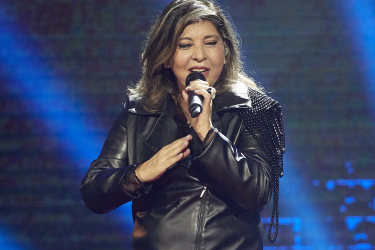 Acompanhe a agenda de transmissões ao vivo online - live - de artistas nacionais e internacionais para hoje, segunda-feira, 28 de setembro (28/09); cantora Roberta Miranda é uma das atrações da noite