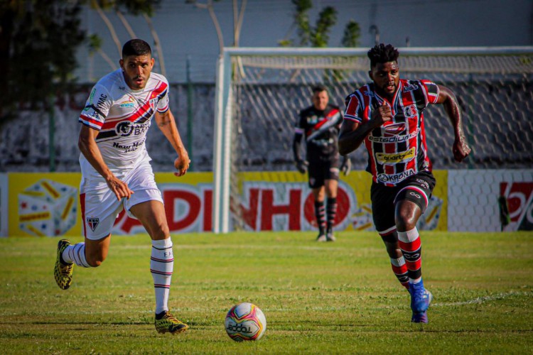 Tubarão estreou com derrota no Domingão, onde vai mandar jogos pela Série C a partir de agora  (Foto: Lenilson Santos/Ferroviário)