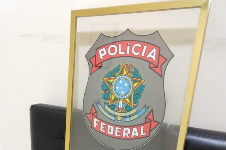 Policiais localizaram a substância ilícita dividida entre nove tabletes