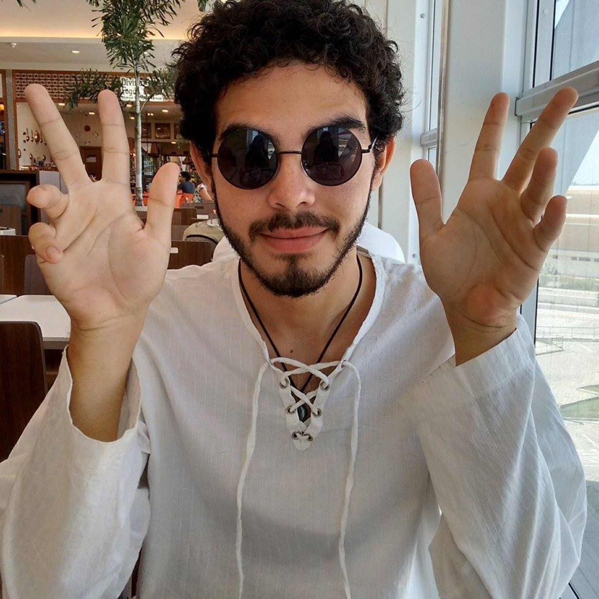 Murilo Humberto Cavalcante da Silva, com nome artístico de Murilove lança seu primeiro EP "Silly Love Guy".