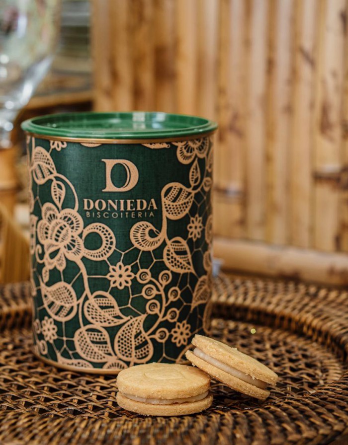 Donieda Biscoiteria lançou, nesta semana, uma nova linha de latas com estampas exclusivas - a partir de R$ 35
 (Foto: Divulgação)
