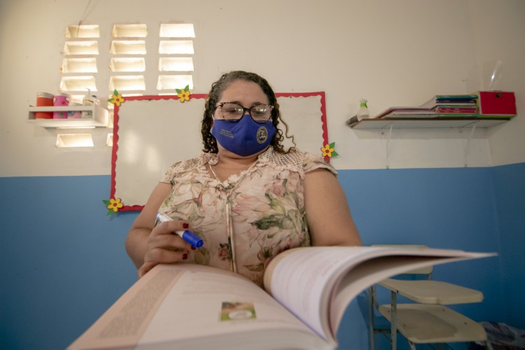 Benef&iacute;cio ir&aacute; ocorrer para 500 profissionais durante o m&ecirc;s de novembro e os demais em dezembro