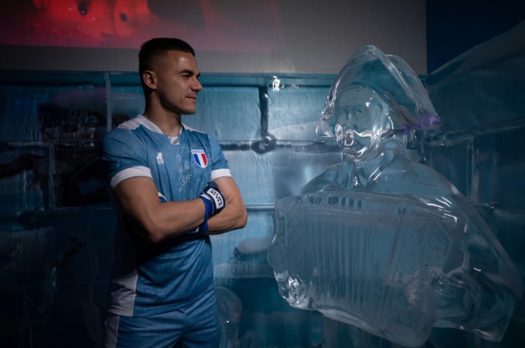 Novo uniforme de goleiro do Fortaleza, em homenagem aos 102 anos do clube