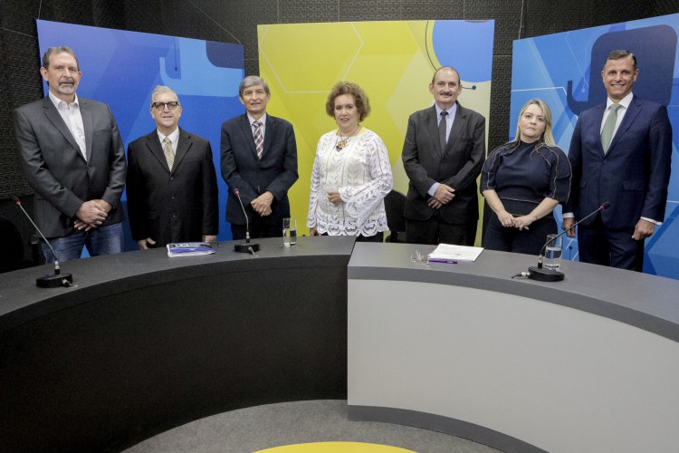 Gravação do programa E-TALKS com Lêda Maria no estúdio da TV O POVO - da esquerda Jaime Bellicanta, Carlos Alberto Rebonatto, Plauto Carneiro Porto, Lêda Maira, Franzé Gomes, Cibele Girão e Luiz José de Menezes 