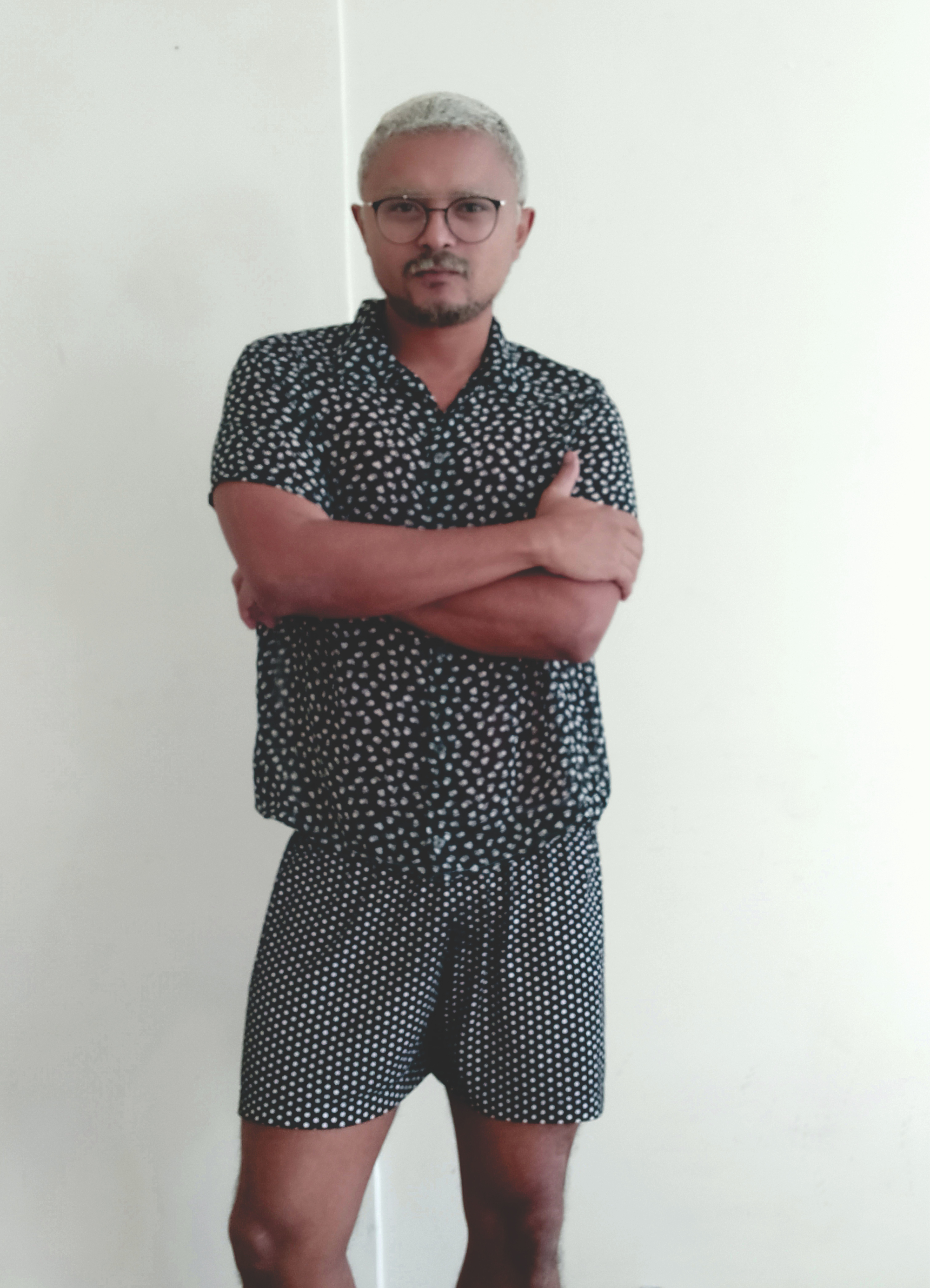 Altemar Di Monteiro, encenador, dramaturgo e diretor fundador do Nóis de Teatro, participa do encontro virtual "Corpos, Discursos e Estéticas Negras em Cena" do 27º FNT. Altemar Di Monteiro, encenador, dramaturgo e diretor fundador do Nóis de Teatro, participa do encontro virtual "Corpos, Discursos e Estéticas Negras em Cena" do 27º FNT.