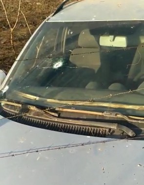 O automóvel do candidato apresentava marcas de tiros 