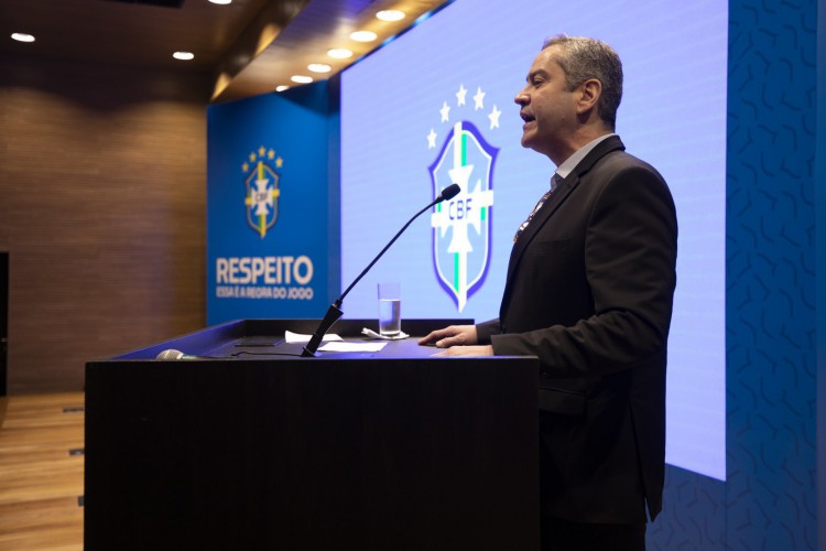 Presidente da Confederação Brasileira de Futebol (CBF), Rogério Caboclo, discursa durante evento na sede da entidade