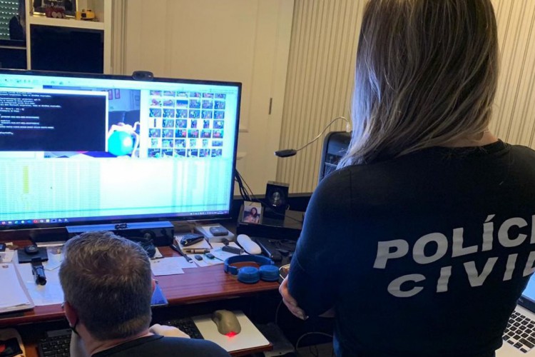 Operação Luz da Infância do  Ministério da Justiça em Itapema, Santa Catarina