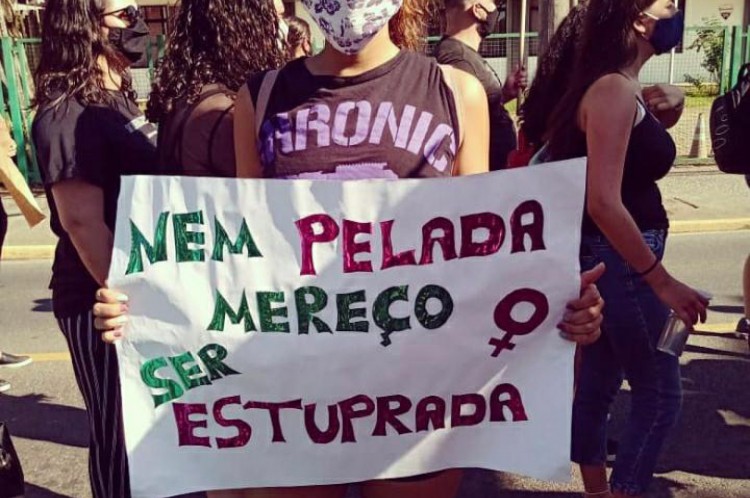 No início de novembro mulheres de todo o Brasil se reuniram pedindo justiça por Mari Ferrer