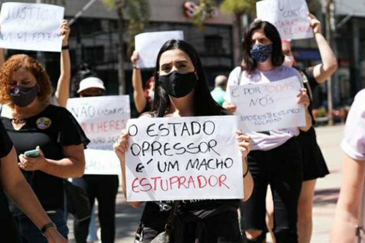 Desde o último sábado, 7, mulheres de todo o Brasil se reúnem pedindo justiça por Mari Ferrer. Confira algumas fotos.  