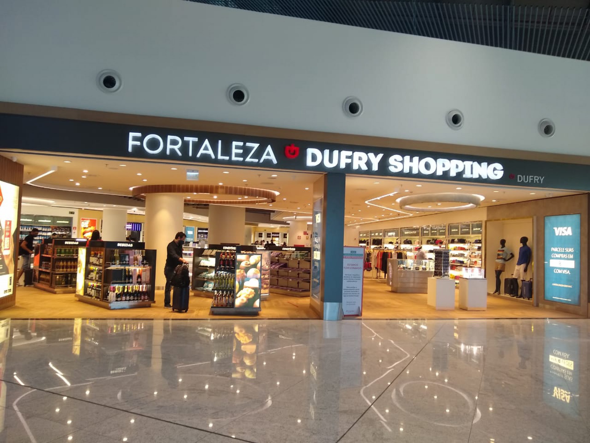 Apesar de o acesso à loja da Dufry ser exclusivo para os viajantes, os clientes de toda a cidade poderão realizar pedidos por delivery (Foto: Divulgação/Fraport Brasil)