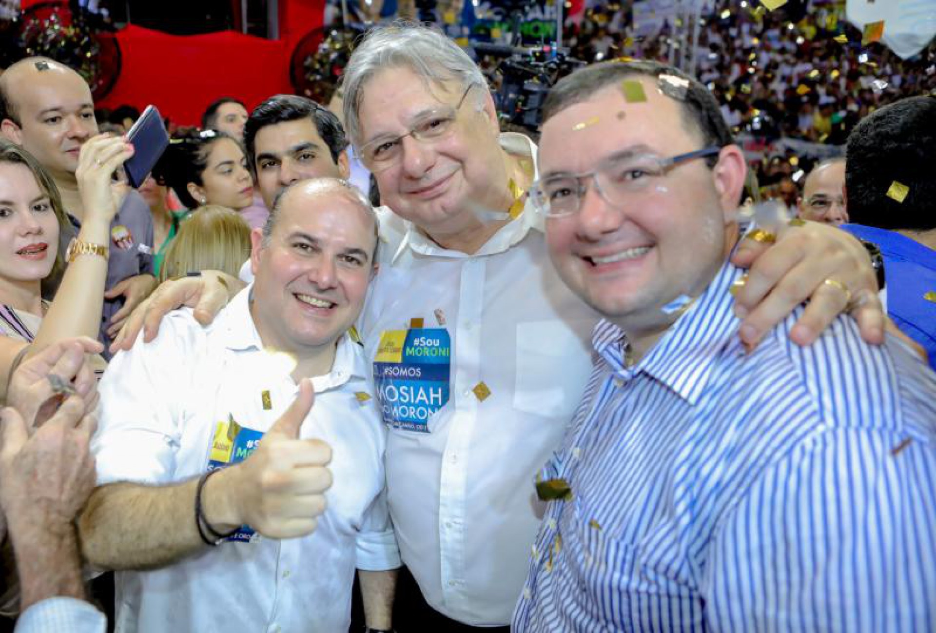￼Mosiah, com o pai e o agora ex-prefeito, deve voltar à gestão (Foto: Divulgação)