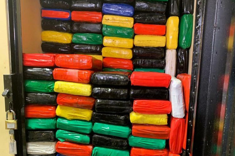 Polícia Federal apreende mais de 300 kg de cocaína em casco de navio na região portuária do Pecém, no Ceará, nesta segunda-feira, 23, sendo a terceira maior apreensão de 2020