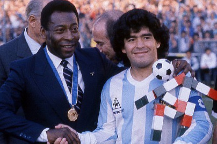 Internautas resgataram publicação de Pelé do dia 30 de outubro, quando os ex-jogadores se cumprimentaram por rede social. 