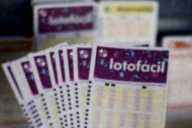 O resultado da Lotofácil Concurso 2093 foi divulgado na noite de hoje, sexta-feira, 27 de novembro (27/11). O prêmio da loteria está estimado em R$ 1,5 milhão