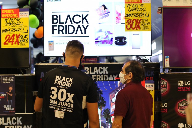 Smartphone é categoria mais buscada no esquenta Black Friday; veja modelos