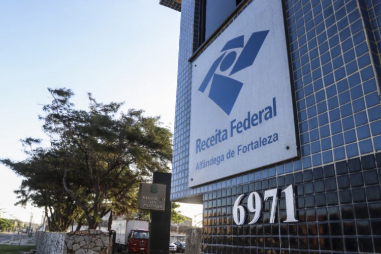 A maior parte das licitações na Receita Federal em Fortaleza varia de R $ 300 a R $ 100 mil;  Para licitar é necessário ter certificação digital e-CPF ou e-CNPJ (Foto: Alex Gomes em 08/02/2019)