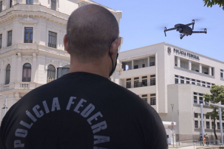 Polícia Federal realiza exercício simulado com o uso de drones para o combate a crimes eleitorais nos dias das eleições municipais de 2020, na Praça Mauá, região portuária do Rio de Janeiro.