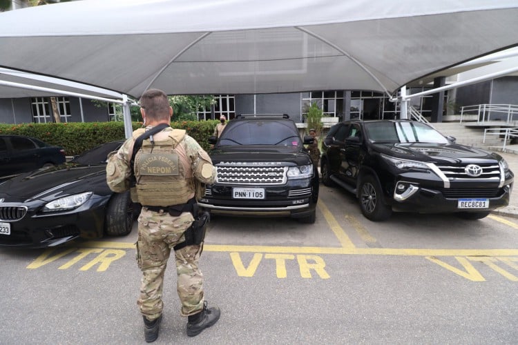 FORTALEZA,CE, BRASIL, 03.12.2020: Operação onzenário realizada policia federal, realiza prisões temporárias e busca e apreensão de veículos de luxo e bens. (Fotos: Fabio Lima/O POVO)
