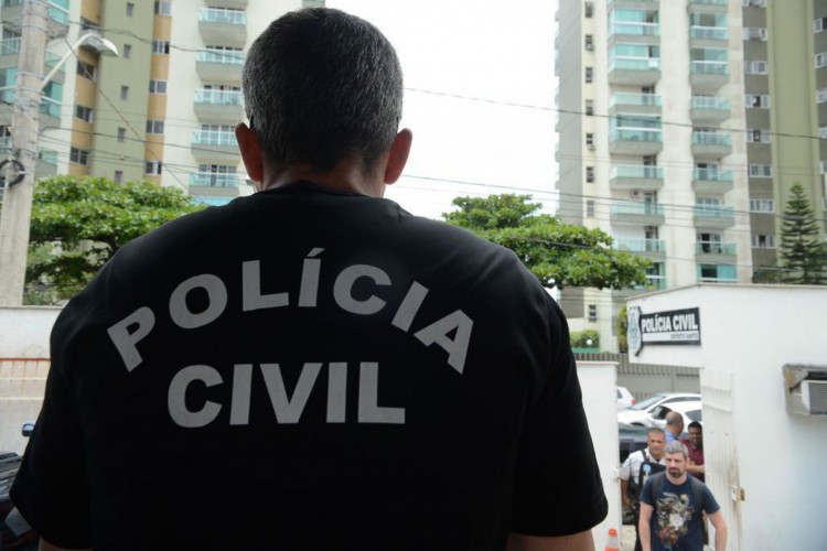 A Polícia Civil do Estado prendeu suspeito de invadir sítio para roubar castanhas, nesta quarta-feira, 14