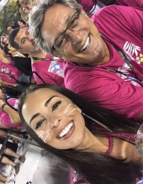 Há uma semana, enquanto Eduardo ainda estava internado, Mariana relembrou foto com o pai: 