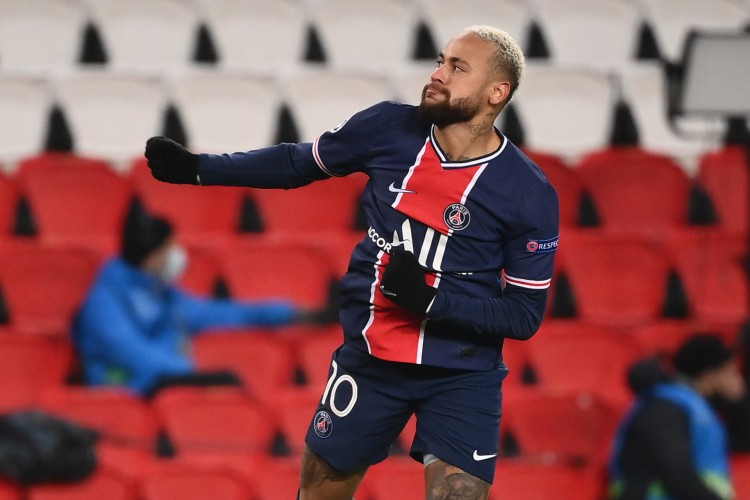 Neymar marcou três gols na goleada do PSG sobre o Istanbul Basaksehir, na Liga dos Campeões 