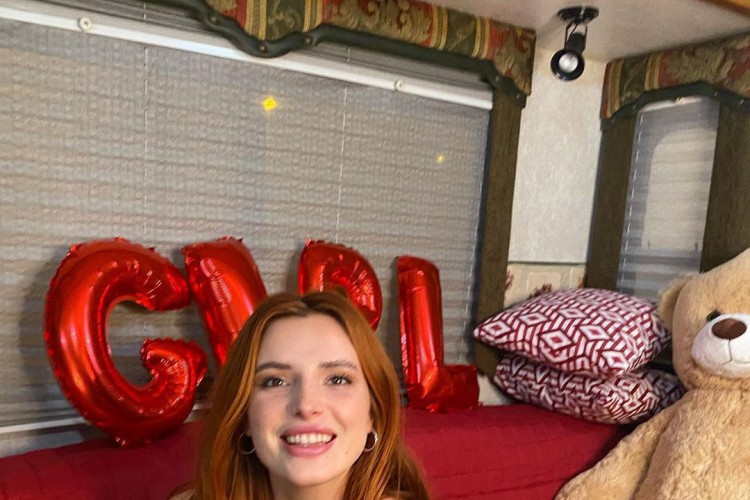 A atuação de Bella Thorne surpreendeu a critica