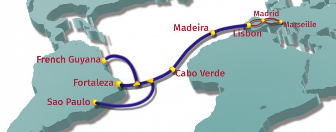 O cabo de fibra óptica submarino melhorará conectividade entre continentes