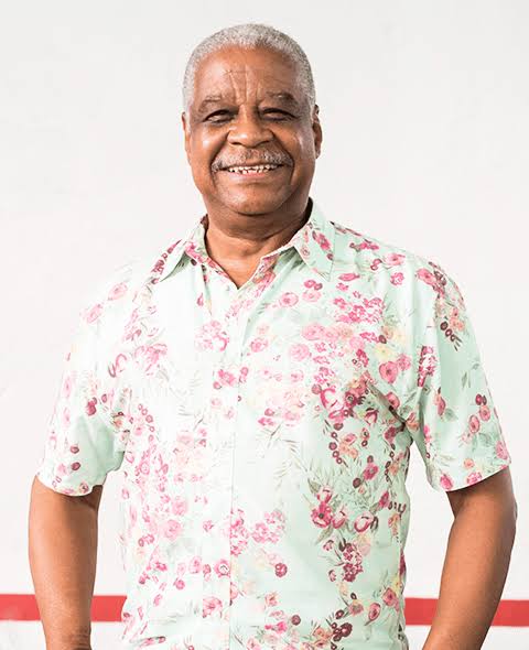 Cantor Ubirany, do grupo Fundo de Quintal, morre de Covid-19 aos 80 anos, no Rio de Janeiro.