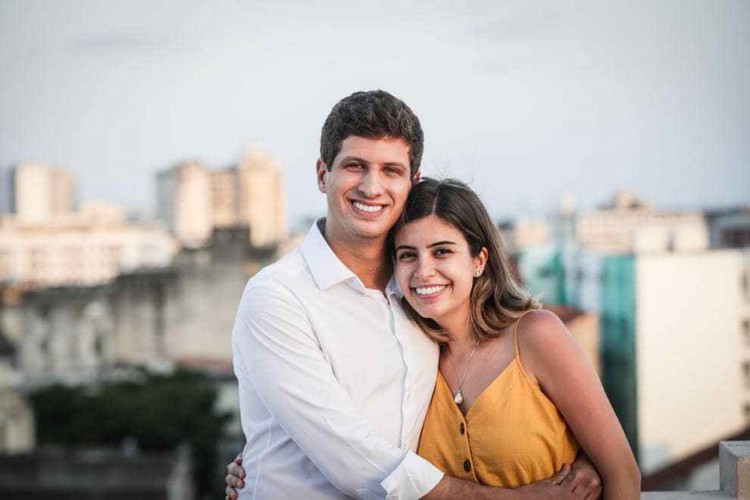 
O casal está junto desde 2019