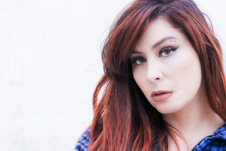 Acompanhe a agenda das transmiss&otilde;es ao vivo on-line - live - de artistas nacionais para hoje, sexta, 1&ordm; de outubro (01/10); Pitty realiza sua live semanal na Twitch