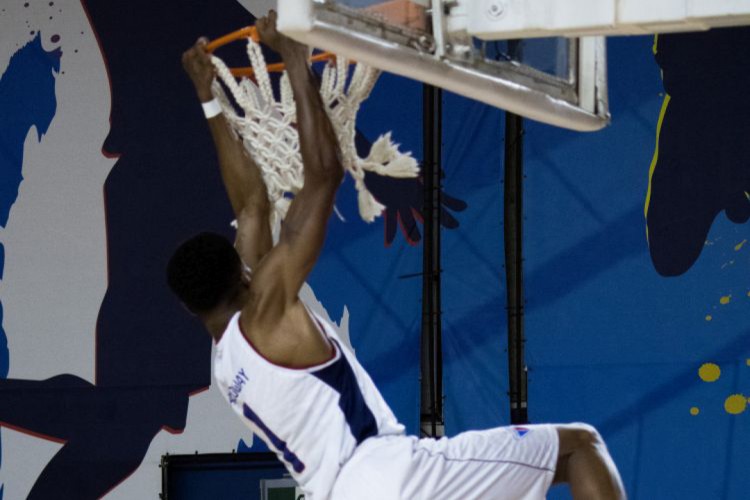 Desmond Holloway, ala do Fortaleza Basquete Cearense