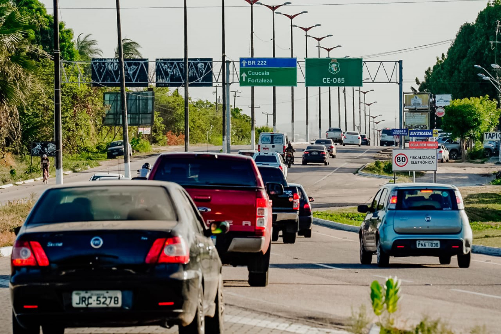 ￼CE 085, que liga a Capital às 
praias do Litoral Leste foi das 
vias mais movimentadas