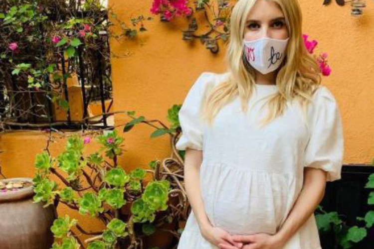 Rodhes é fruto do relacionamento da estrela da série American Horror Story com o também ator Garrett Hedlund
