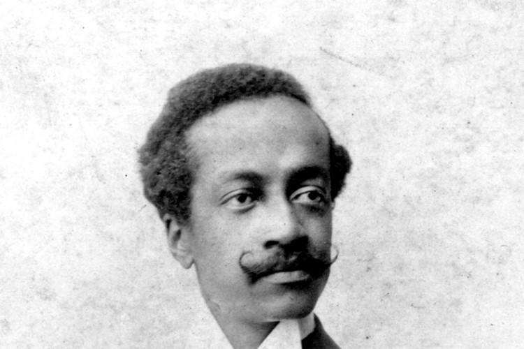 Com apenas 13 anos, Moreira ingressou na Faculdade de Medicina da Bahia. Com 18, estava formado. Cinco anos depois, virou professor da instituição