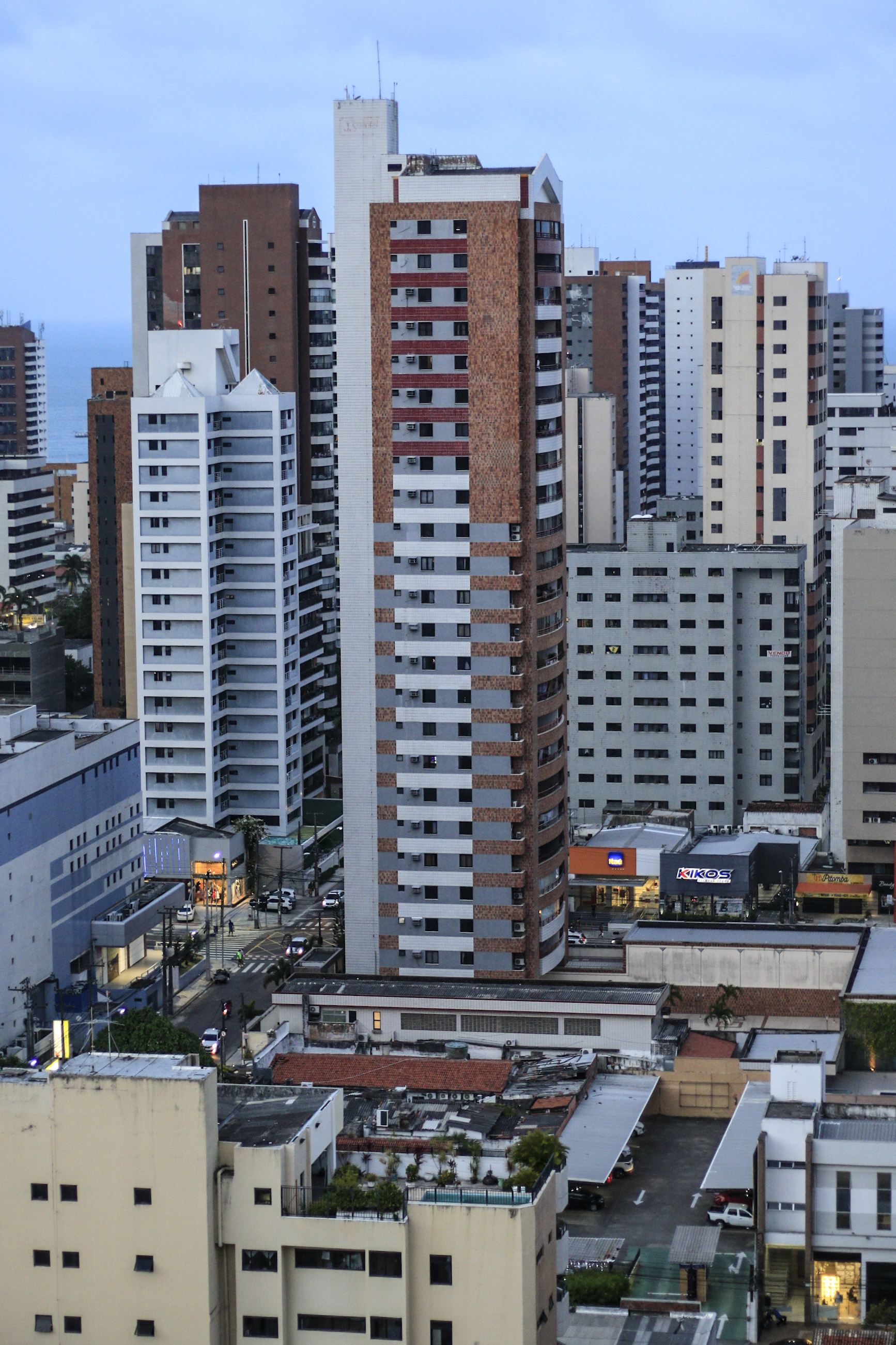 Aqui em Fortaleza, tem isenção no IPTU quem possui renda mensal familiar inferior ou igual a 3 SM… 