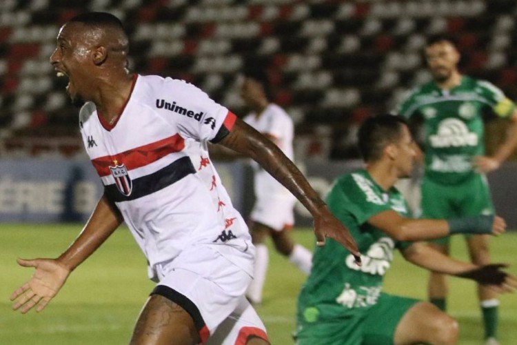Série B: Botafogo-SP atropela Chapecoense e ainda respira