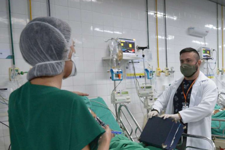 As impressões digitais coletadas do paciente foram inseridas no banco de dados da Pefoce, e o sistema o identificou e forneceu importantes dados cadastrais do homem.