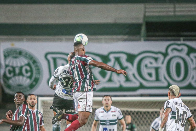 O Fluminense buscou o placar duas vezes e conseguiu o empate por 3 a 3.