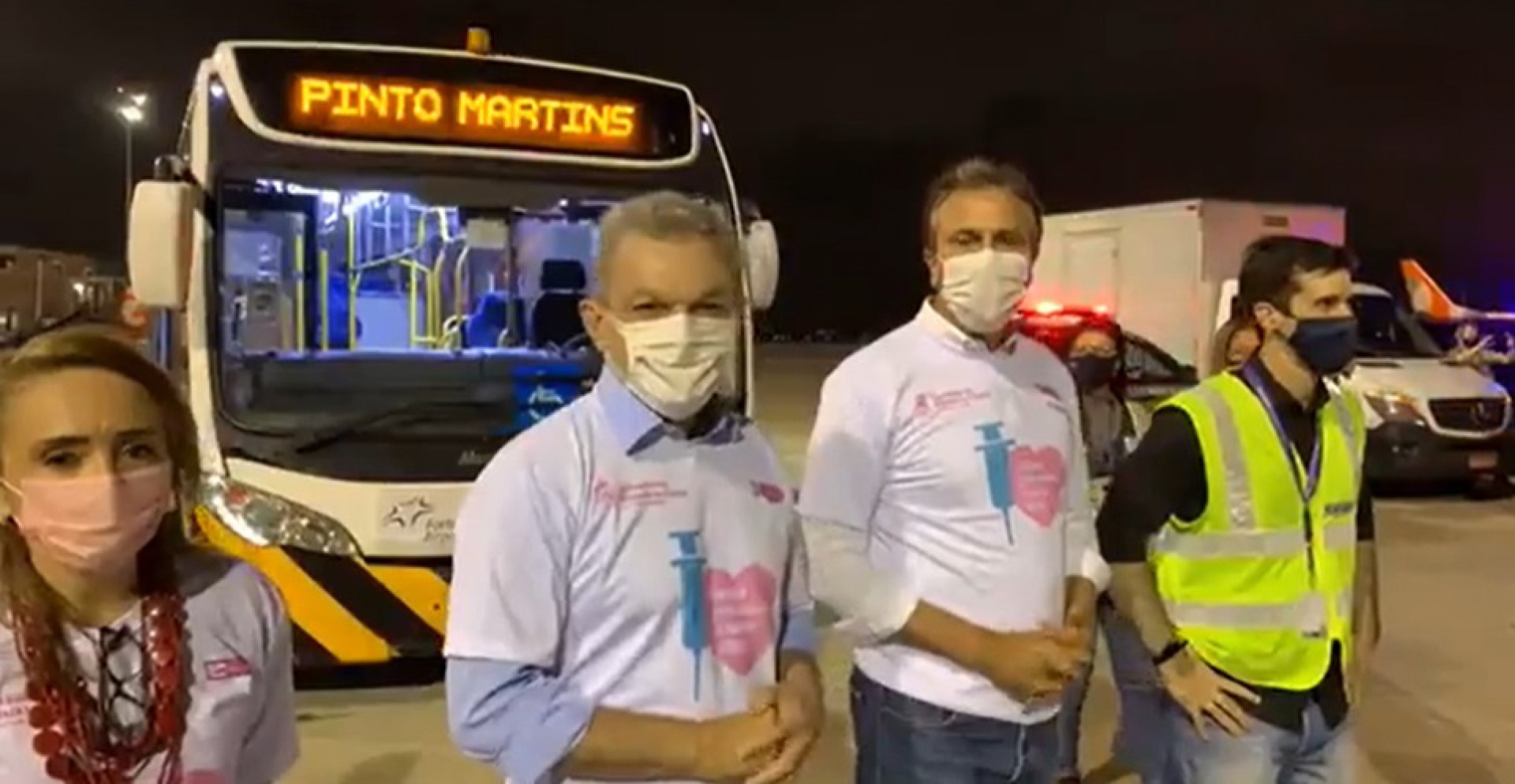 Camilo Santana pediu à Justiça que passageiros apresentem teste de covid ou cartão de vacinação no desembarque no Ceará (Foto: REPRODUÇÃO)