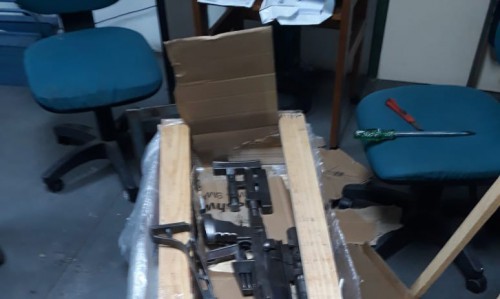 As réplicas foram apreendidas no Aeroporto Pinto Martins 